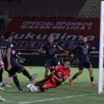 PusatFocus - Arema FC Vs Persita