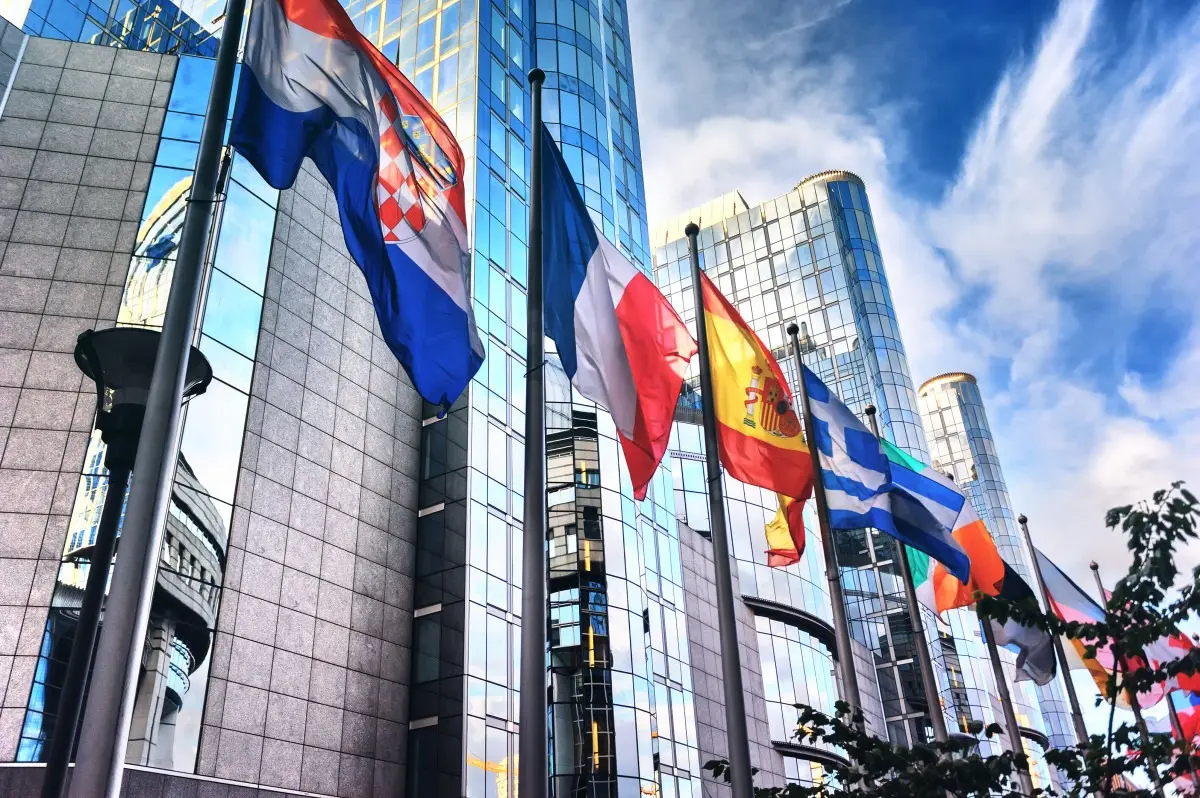 Aset Bank Rusia di bekukan Uni Eropa.