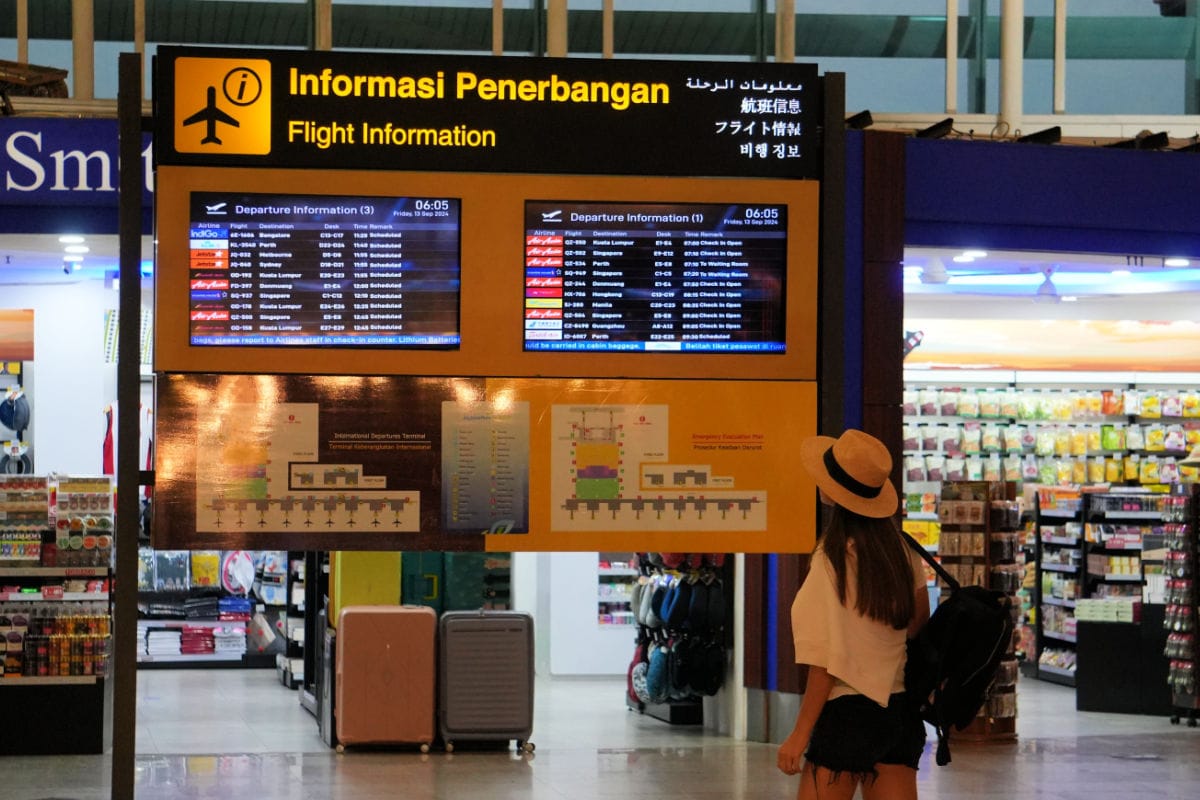 PusatFocus - Penumpang Bandara Ngurah Rai Bali