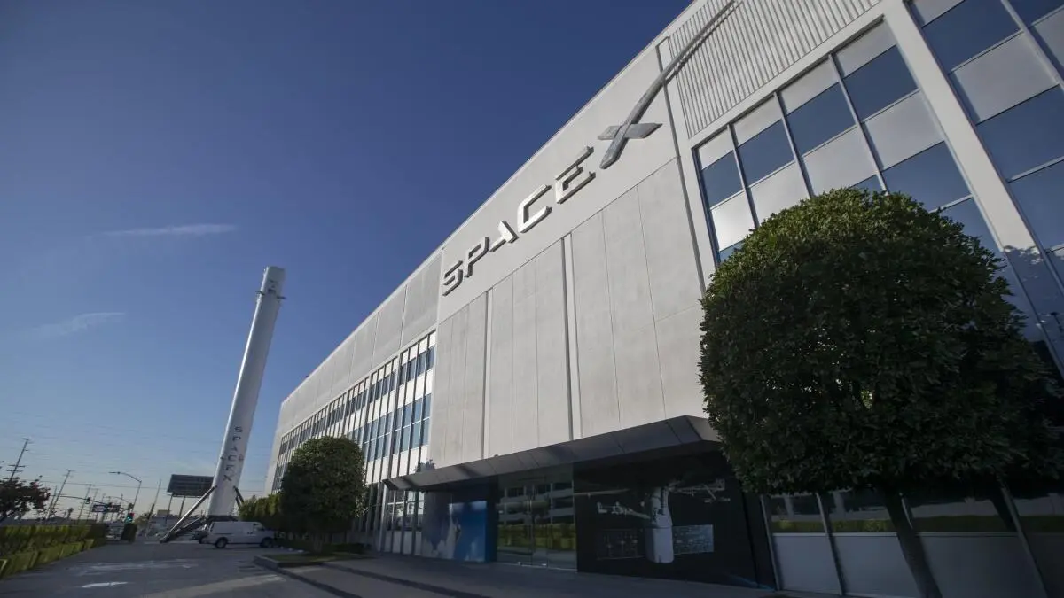 SpaceX Siapkan IPO
