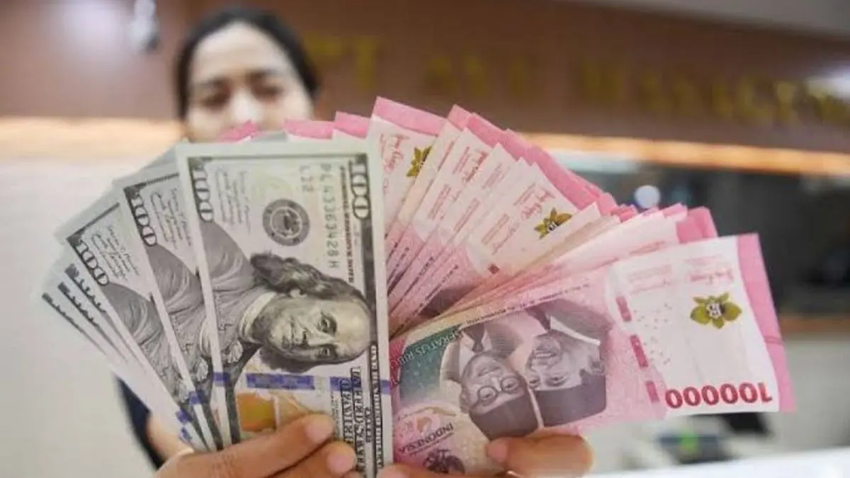PusatFocus - Nilai Tukar Rupiah Anjlok Melawan Dollar