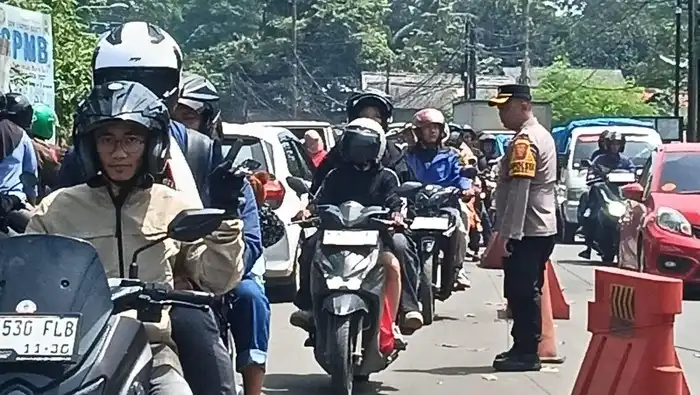 Arus Balik Jalan Alternatif Cibubur Mulai Padat