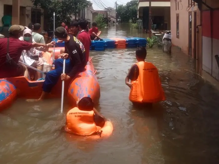 Gambar Lokasi Banjir 5 Meter Perumahan Di Periuk Tangerang