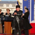 Kim Jong Un Pamer Kapal Perang Rudal Jelajah