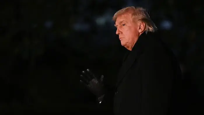 Trump Tidak Senang Dengan Serangan Israel Ke Depot Minyak Iran